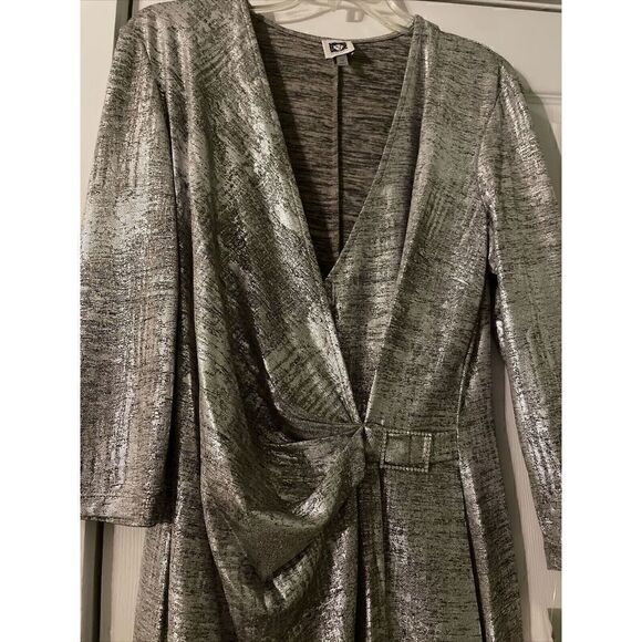 ANNE KLEIN SHIMMERY SILVER DRESS SIZE 2 - Picture 2 of 4
